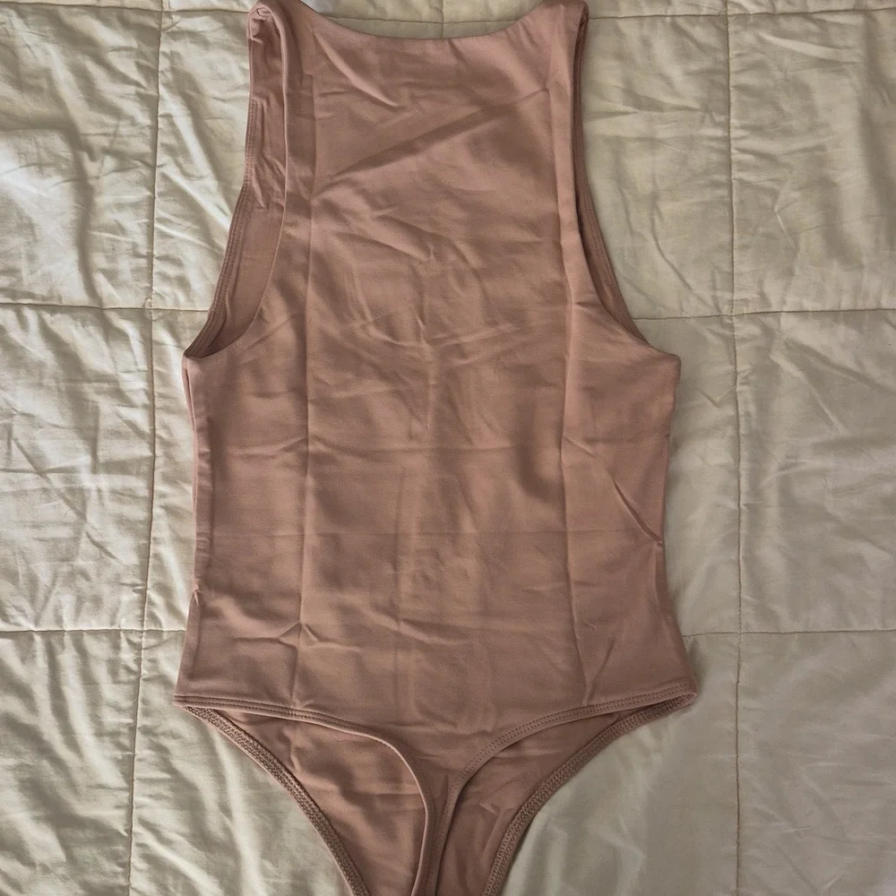TOASTED ARITZIA BABATON CONTOUR 90S BODYSUIT SZ S - Picture 3 of 3